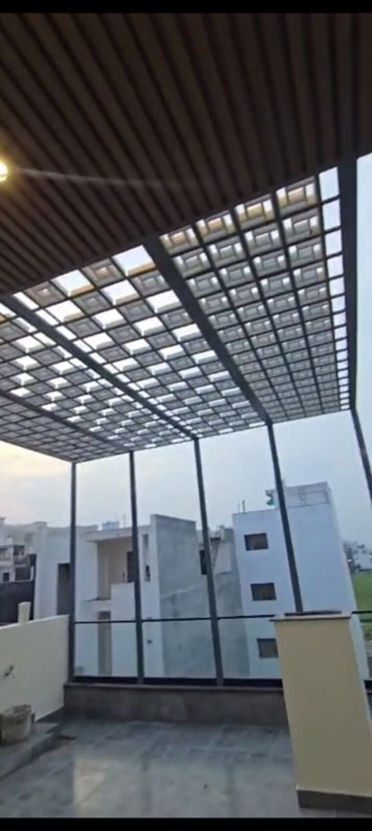 Terrace, sector 1 wave city 5 Bedroom 125 Sq.Yd. Villa In Sector 1 Wave City Ghaziabad 10175045