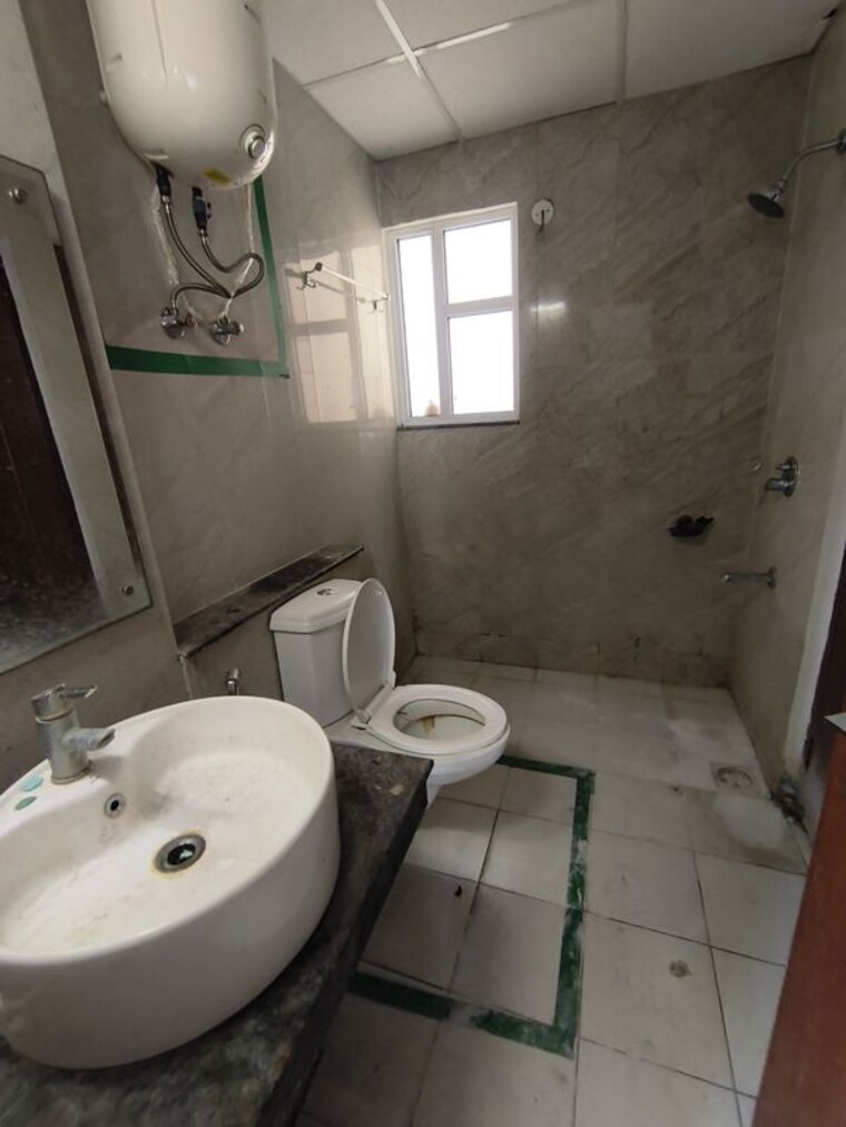 Bathroom, sushma-infinium 3 Bedroom 1885 Sq.Ft. Apartment In Ghazipur Zirakpur 10175134