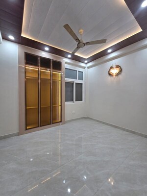 Room in 1 BHK Builder Floor at Vaishali Sector 4 – for Sale