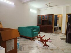 2 BHK Independent House For Rent in RWA Apartments Sector 41