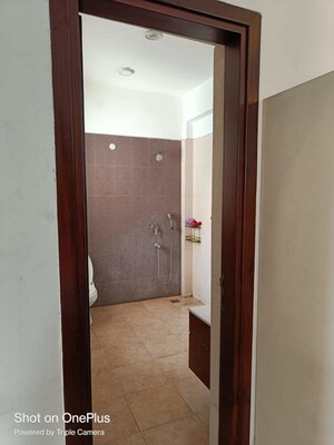 Room in 1 RK Independent House at RWA Apartments Sector 26, Sector 26 – for Rent