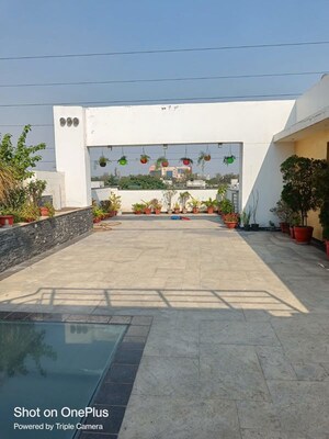 Balcony in 1 RK Independent House at RWA Apartments Sector 26, Sector 26 – for Rent