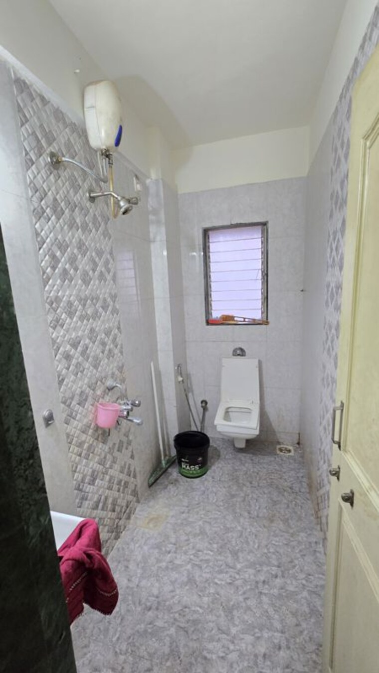 Bathroom, anand-yog-society 2 Bedroom 850 Sq.Ft. Apartment In Viman Nagar Pune 10175150