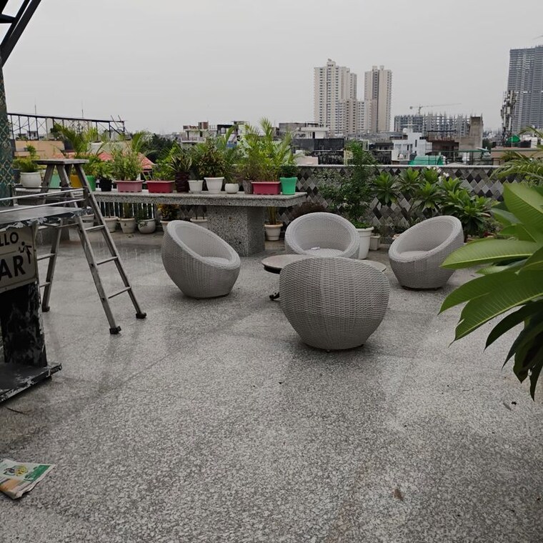  Parking, rwa-apartments 1 RK 700 Sq.Ft. Independent House In Sector 31 Noida 10175160