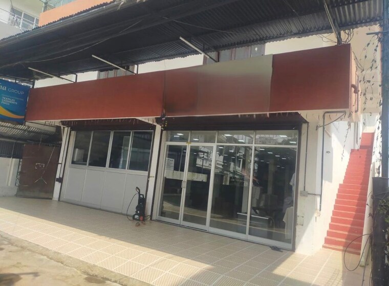  Parking, ernakulam Commercial Office Space 4000 Sq.Ft. In Ernakulam Kochi 10175158