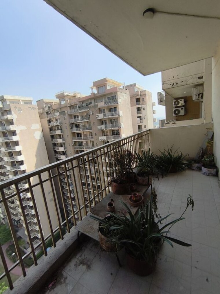 Balcony, sushma-infinium 3 Bedroom 1885 Sq.Ft. Apartment In Ghazipur Zirakpur 10175176