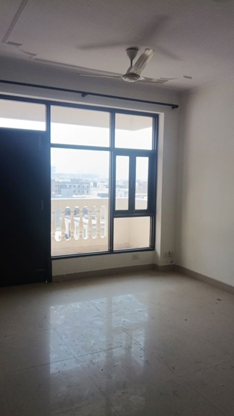 Room, sector 39 3 Bedroom 2550 Sq.Ft. Apartment In Sector 39 Gurgaon 10175186