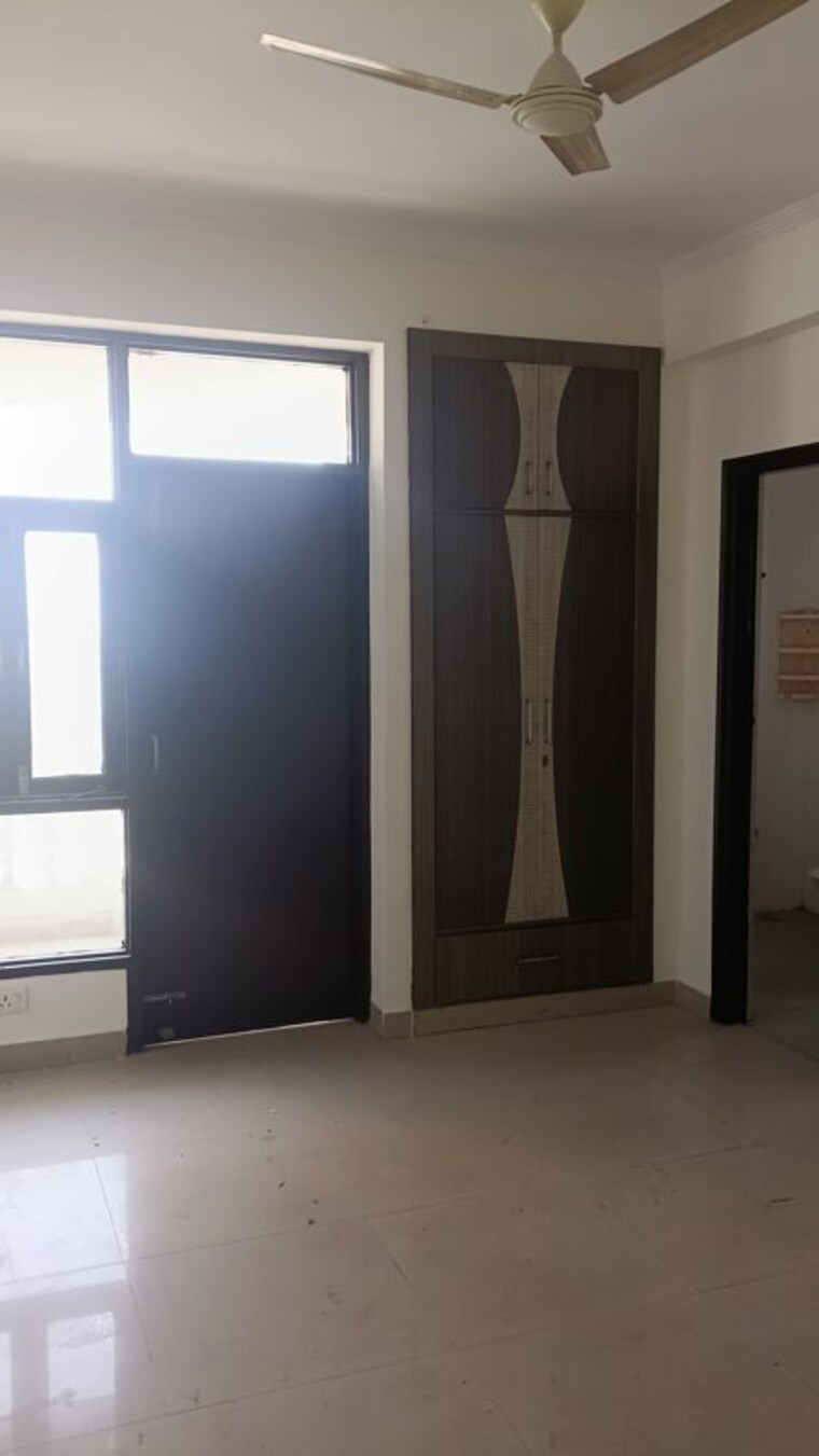 Room, sector 39 3 Bedroom 2550 Sq.Ft. Apartment In Sector 39 Gurgaon 10175186