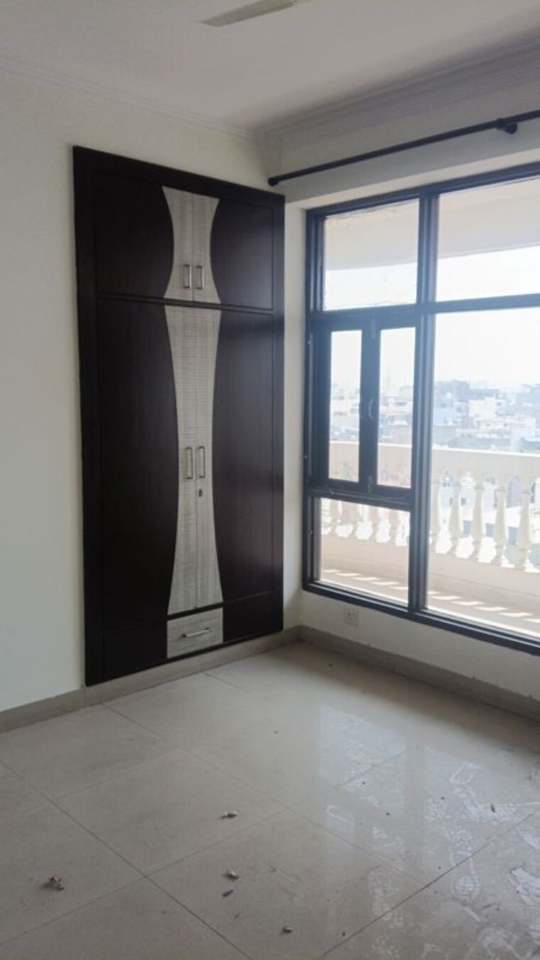 Room, sector 39 4 Bedroom 2500 Sq.Ft. Apartment In Sector 39 Gurgaon 10175191