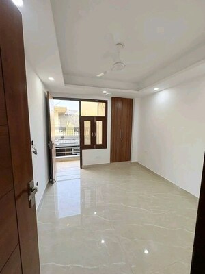 Room in 1 BHK Builder Floor at Palm Residency Chhatarpur, Chattarpur – for Rent