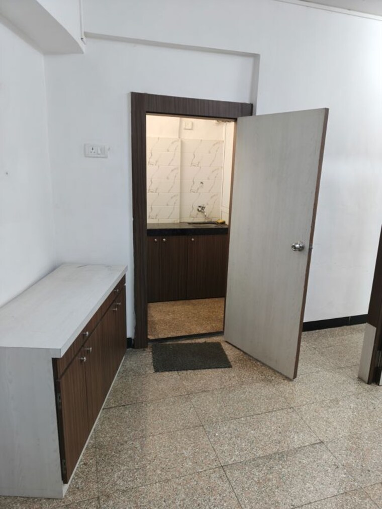 Room, raheja-arcade Commercial Office Space 700 Sq.Ft. In Cbd Belapur Sector 11 Navi Mumbai 10175156