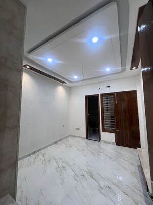 Room in 5 BHK Independent House at Onyxe Paraiso, Patiala Road – for Sale