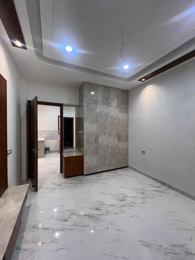 Room, onyxe-paraiso 5 Bedroom 1350 Sq.Ft. Independent House In Patiala Road Zirakpur 10175220