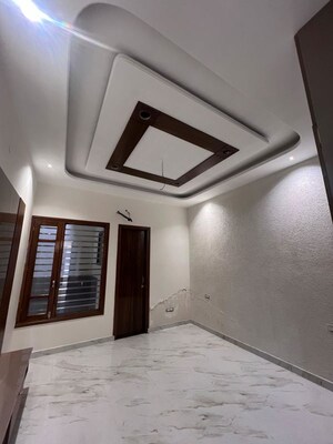 Room in 5 BHK Independent House at Onyxe Paraiso, Patiala Road – for Sale