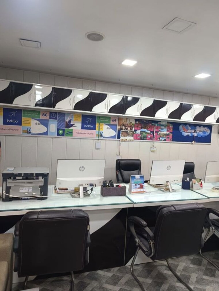 Team Area, hazratganj Commercial Office Space 600 Sq.Ft. In Hazratganj Lucknow 10175221