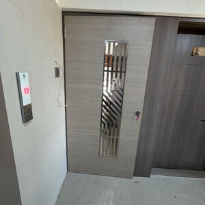 Room in 2 BHK Apartment at VS Royale 22, Vikhroli East – for Rent