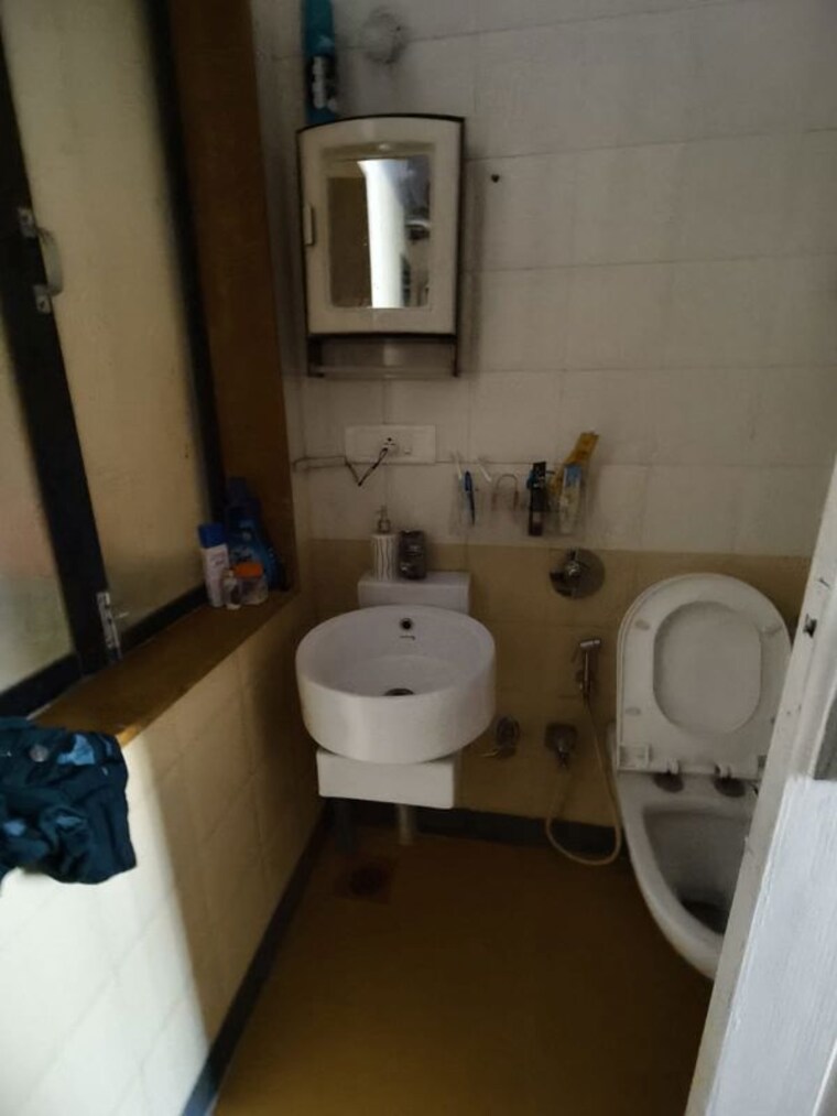 Bathroom, swapnalok-towers 2 Bedroom 910 Sq.Ft. Apartment In Malad East Mumbai 10175226