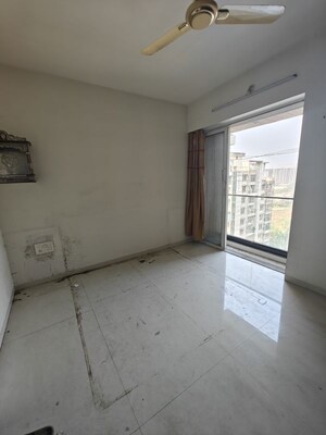 Room in 2 BHK Apartment at Akshar Alvario, Seawoods – for Rent