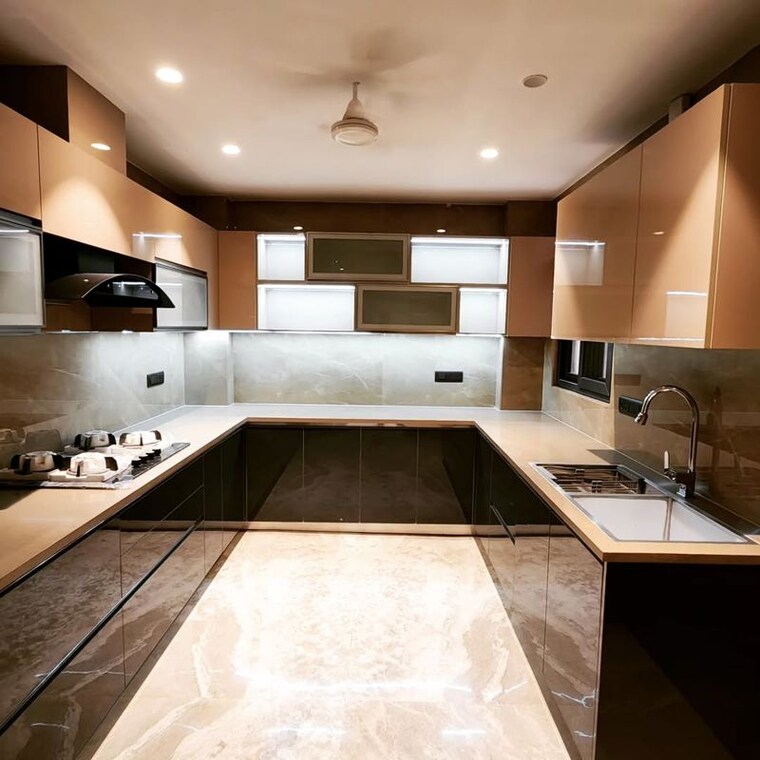 Kitchen, model town phase 1 4 Bedroom 272 Sq.Yd. Builder Floor In Model Town Phase 1 Delhi 10175247