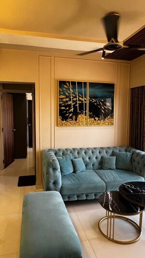 Bedroom in 2 BHK Apartment at Kiran Towers, Malad West – for Rent