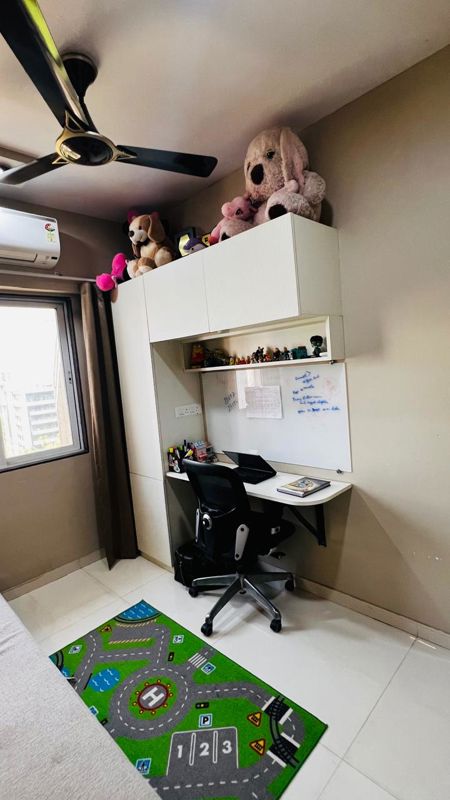2 BHK Apartment For Rent in Kiran Towers