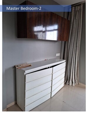 Room in 4 BHK Penthouse at Pristine Constellation, Aundh – for Rent