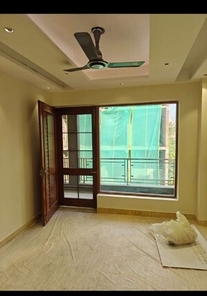 Room in 3 BHK Apartment at Sector 19b Dwarka – for Rent