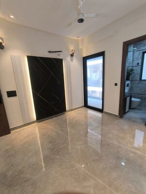 Room in 4 BHK Builder Floor at Ansal API Versalia, Sector 67a – for Sale