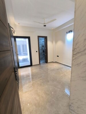 Room in 4 BHK Builder Floor at Ansal API Versalia, Sector 67a – for Sale