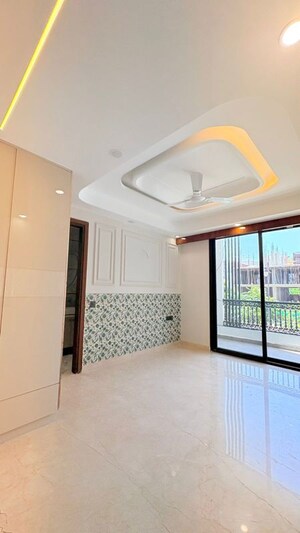 Bedroom in 3 BHK Builder Floor at BPTP Green Oaks, Sector 70a – for Sale