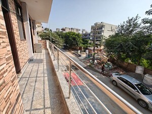 Balcony in 2 BHK Builder Floor at Sector 45 – for Rent