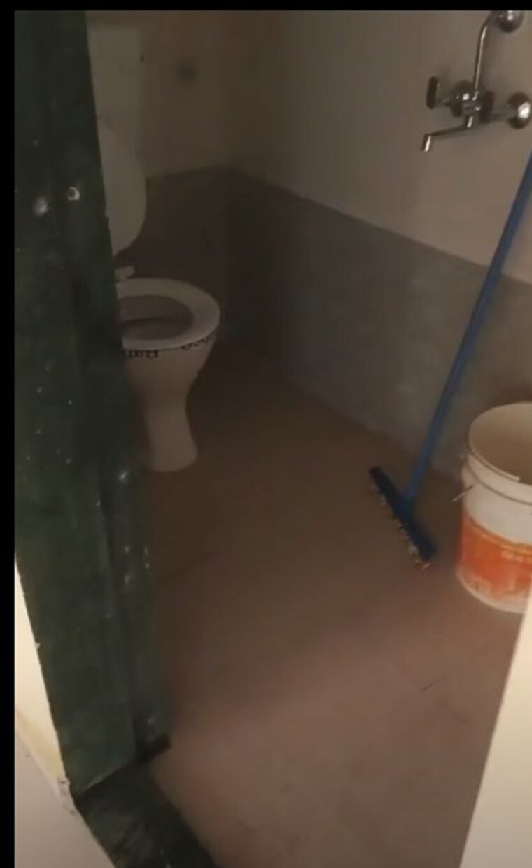 Bathroom, bhandup west 1 Bedroom 350 Sq.Ft. Apartment In Bhandup West Mumbai 10175327