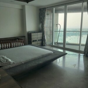 Bedroom in 5 BHK Apartment at Prabhadevi – for Rent