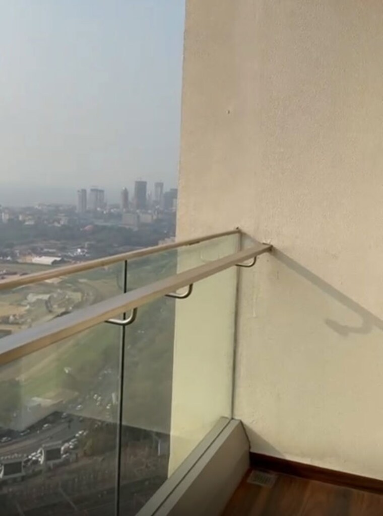 Balcony, piramal-mahalaxmi-central-tower 4 Bedroom 1400 Sq.Ft. Apartment In Mahalaxmi Mumbai 10175355