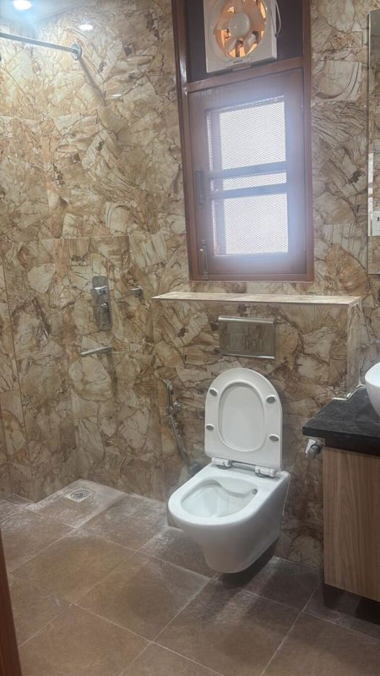 Bathroom, sector 57 3 Bedroom 3200 Sq.Ft. Builder Floor In Sector 57 Gurgaon 10175362