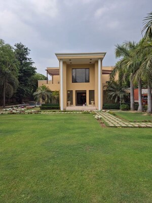 5 BHK Villa – Garden View at Chattarpur - for Sale