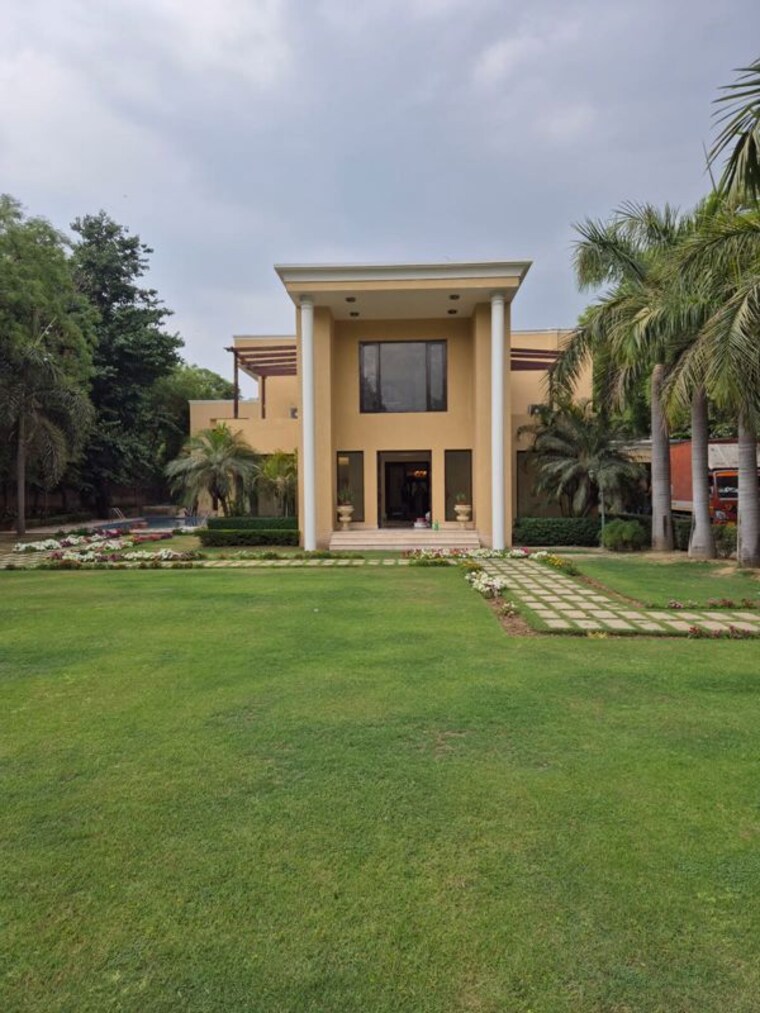 Garden, chattarpur 5 Bedroom 4800 Sq.Ft. Villa In Chattarpur Delhi 10175398