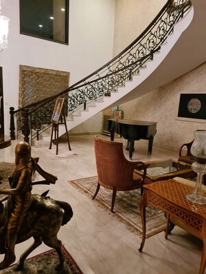 Master Bedroom in 5 BHK Villa at Chattarpur – for Sale