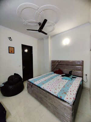 Bedroom in 2.5 BHK Apartment at Sector 42 – for Rent