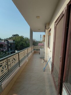 2.5 BHK + Pooja Room,Servant Room,Extra Room Apartment For Rent in Sector 42