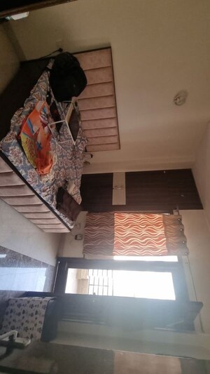 Bedroom in 2.5 BHK Apartment at Sector 42 – for Rent