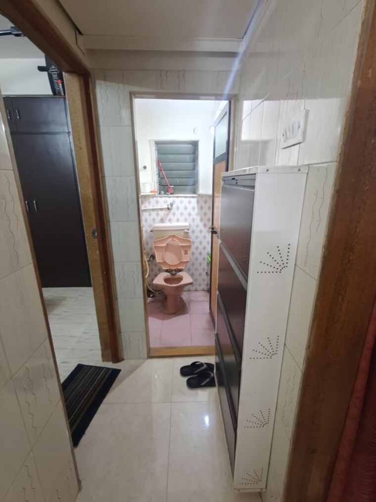Bathroom, akal-chs 1 Bedroom 565 Sq.Ft. Apartment In Andheri East Mumbai 10175406