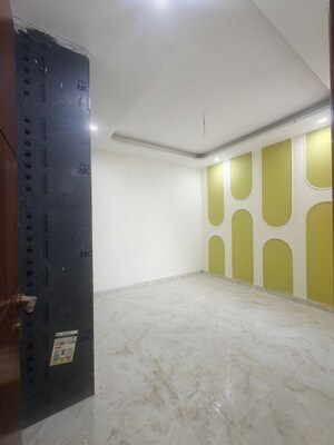 Bedroom in 2 BHK Builder Floor at Sector 73 – for Sale