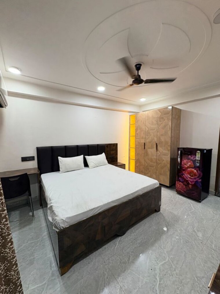 Bedroom, sector 42 1 RK 680 Sq.Ft. Apartment In Sector 42 Gurgaon 10175410
