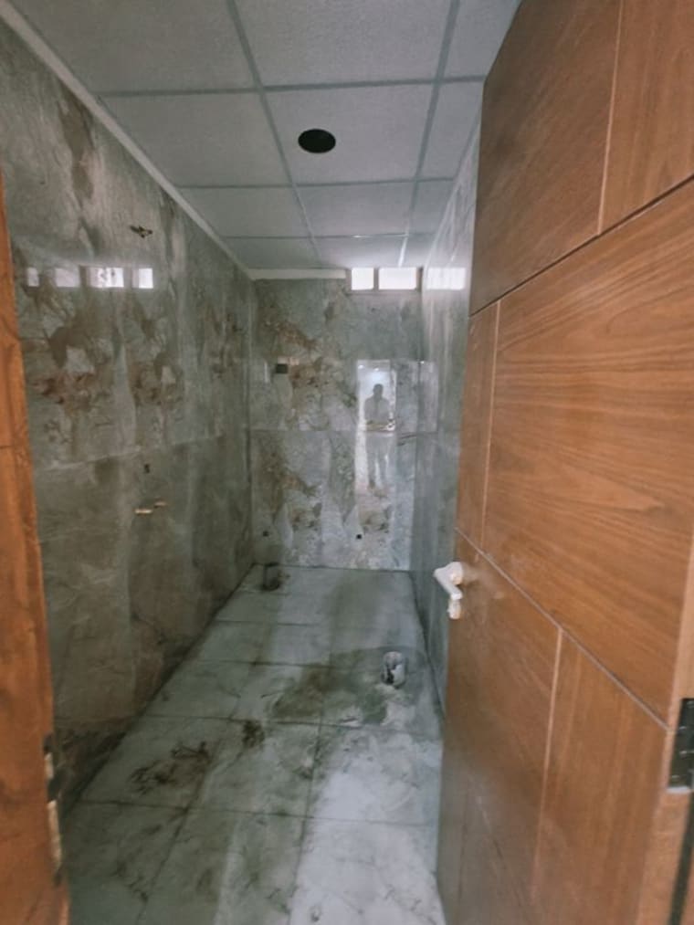 Bathroom, sector 74 3 Bedroom 1500 Sq.Ft. Builder Floor In Sector 74 Noida 10175413