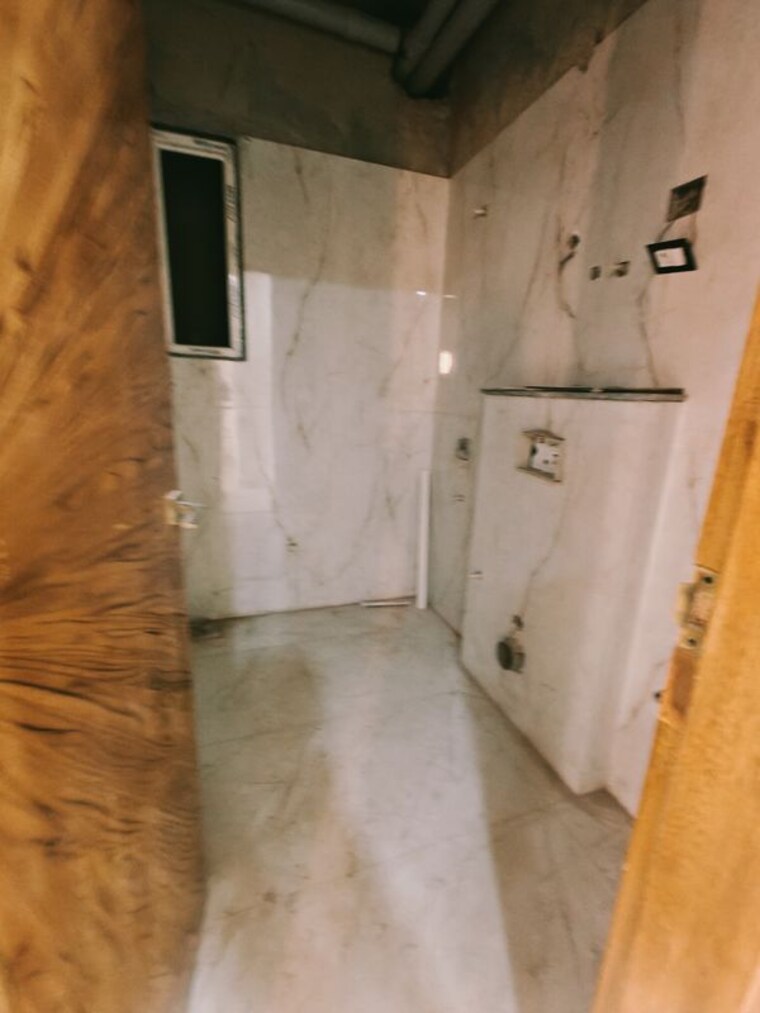 Bathroom, sector 107 3.5 Bedroom 1750 Sq.Ft. Builder Floor In Sector 107 Noida 10175421