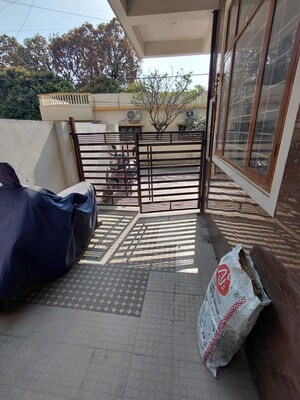 Balcony in 1.5 BHK Independent House at Nimbuwala – for Rent