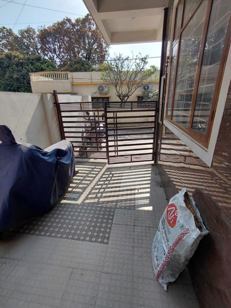 Balcony, nimbuwala 1.5 Bedroom 1200 Sq.Ft. Independent House In Nimbuwala Dehradun 10175424