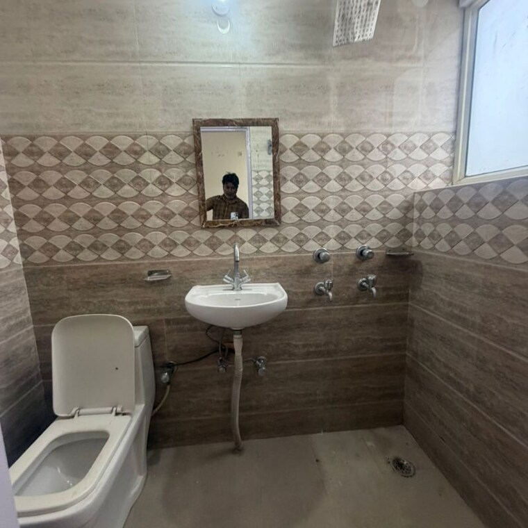 Bathroom, rail-vihar-apartment 2 Bedroom 800 Sq.Ft. Apartment In Sector 15 Gurgaon 10175434