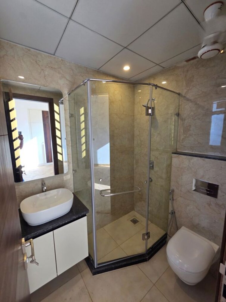 Bathroom, sector 71 3 Bedroom 1250 Sq.Ft. Builder Floor In Sector 71 Gurgaon 10175456